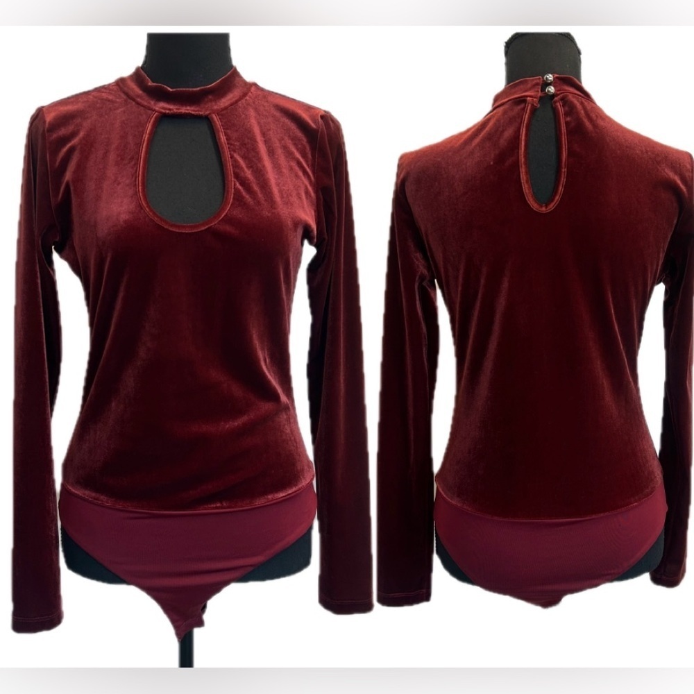 Shine Star burgundy red velvet keyhole peephole high neck bodysuit long sleeve M